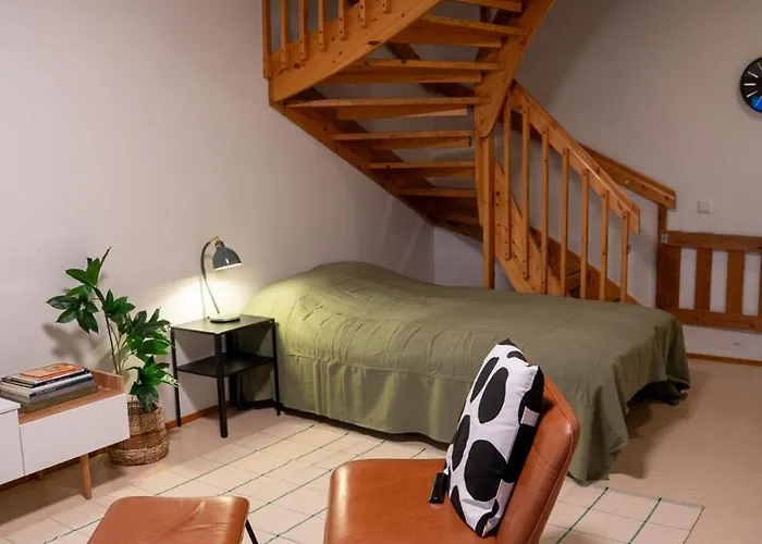 Two-story Family For 10 Persons With Private Yard Apartment *